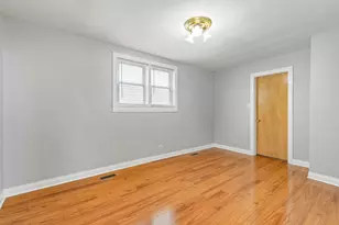5128 W Ainslie St, Chicago, IL 60630 - Photo 10
