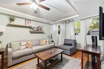 2443 W Lunt Avenue #GE, Chicago, IL 60645 - Photo 2