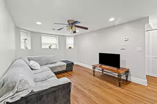 6301 N Richmond St, Chicago, IL 60659 - Photo 8