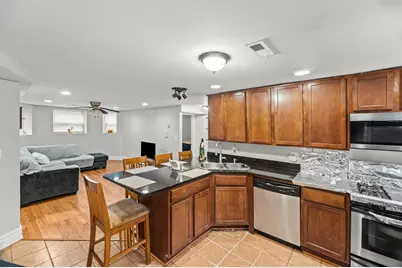 6301 N Richmond Street #1AA, Chicago, IL 60659 - Photo 6