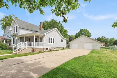 724 5th Avenue, Belvidere, IL 61008 - Photo 2