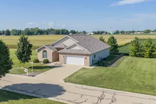 713 Independence Dr, Princeton, IL 61356 - Photo 2