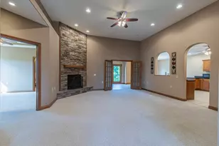 713 Independence Dr, Princeton, IL 61356 - Photo 4