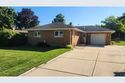 143 S Pleasant Avenue, Bloomingdale, IL 60108 - Photo 1