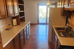 143 S Pleasant Ave, Bloomingdale, IL 60108 - Photo 2