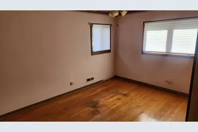 143 S Pleasant Avenue, Bloomingdale, IL 60108 - Photo 8