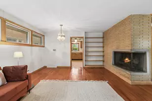 7920 Kenneth Ave, Skokie, IL 60076 - Photo 8