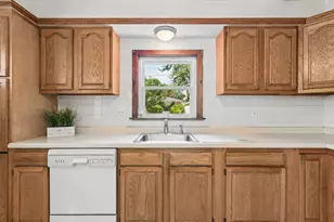 7920 Kenneth Ave, Skokie, IL 60076 - Photo 12