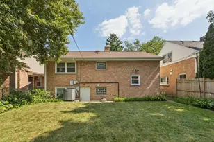 7920 Kenneth Ave, Skokie, IL 60076 - Photo 28