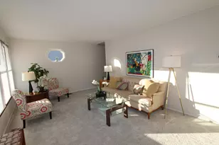 3308 Peacock Ln, Rolling Meadows, IL 60008 - Photo 10
