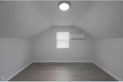 7653 S Saint Lawrence Avenue, Chicago, IL 60619 - Photo 16