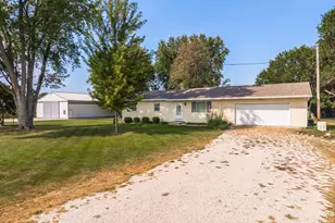 14235 N 1775 E Rd, Pontiac, IL 61764 - Photo 2