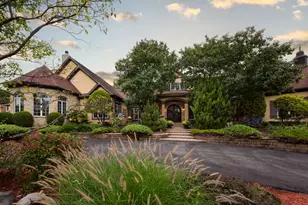 5 Autumn Trail, Barrington Hills, IL 60010 - Photo 2