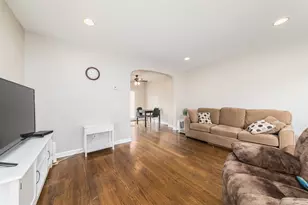 7807 W Summerdale Ave, Chicago, IL 60656 - Photo 2