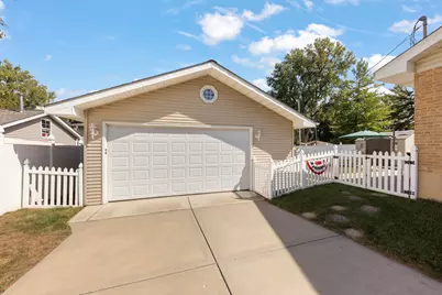 207 S Wilmette Avenue, Westmont, IL 60559 - Photo 2