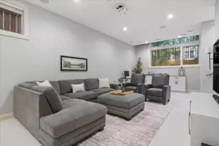 1355 W Erie St, Chicago, IL 60622 - Photo 22