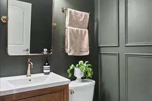 1355 W Erie St, Chicago, IL 60622 - Photo 12