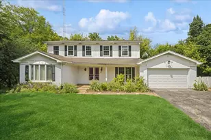 132 Wagon Wheel Ln, Barrington, IL 60010 - Photo 1