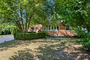 1446 Huntington Dr, Glenview, IL 60025 - Photo 1