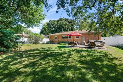1446 Huntington Drive, Glenview, IL 60025 - Photo 4