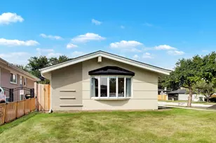 3 W White Oak St, Arlington Heights, IL 60005 - Photo 2