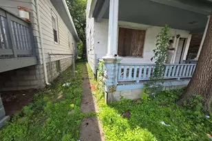 11940 S Wallace St, Chicago, IL 60628 - Photo 12