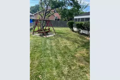 8122 N Overhill Avenue, Niles, IL 60714 - Photo 2