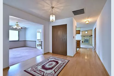 132 S Staffire Drives, Schaumburg, IL 60193 - Photo 6
