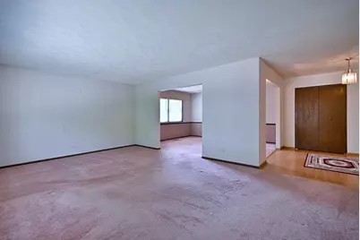 132 S Staffire Drives, Schaumburg, IL 60193 - Photo 8