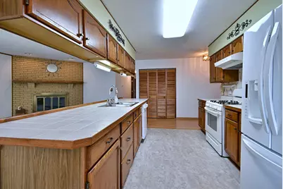 132 S Staffire Drives, Schaumburg, IL 60193 - Photo 18