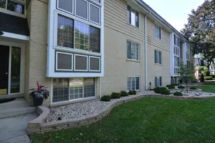 372 Eastern Ave, Barrington, IL 60010 - Photo 2