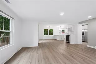 2272 Asbury Rd, Northbrook, IL 60062 - Photo 10