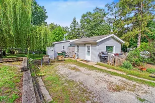 6n872 Fox River Ave, Saint Charles, IL 60174 - Photo 1