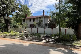 10902 S Hoyne Ave, Chicago, IL 60643 - Photo 2