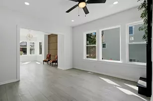 7948 S Colfax Ave, Chicago, IL 60617 - Photo 10