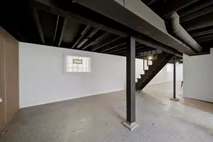 7948 S Colfax Ave, Chicago, IL 60617 - Photo 30