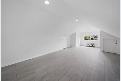 7948 S Colfax Avenue, Chicago, IL 60617 - Photo 22