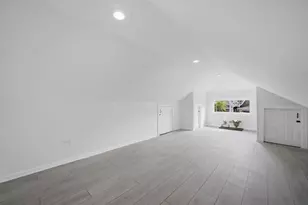 7948 S Colfax Ave, Chicago, IL 60617 - Photo 22