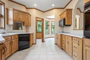 2027 Oak Forest Dr, Morris, IL 60450 - Photo 8