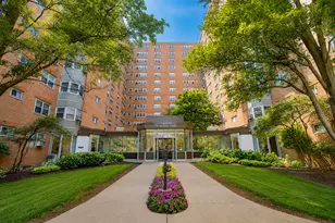 4980 N Marine Dr, Chicago, IL 60640 - Photo 1