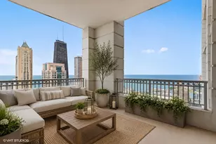 55 E Erie St, Chicago, IL 60610 - Photo 18