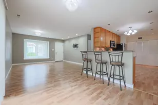 2003 Sudbury Dr, Hoffman Estates, IL 60169 - Photo 8