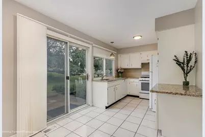 2141 Greystone Place, Hoffman Estates, IL 60169 - Photo 14