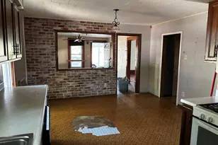 660 W Jackson St, Virden, IL 62690 - Photo 8