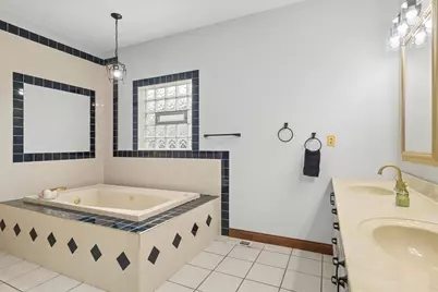 7645 W Rascher Avenue, Chicago, IL 60656 - Photo 14