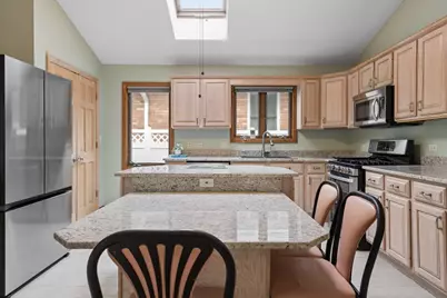 7645 W Rascher Avenue, Chicago, IL 60656 - Photo 8