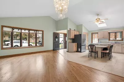7645 W Rascher Avenue, Chicago, IL 60656 - Photo 4