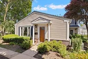 1532 Cove Dr, Prospect Heights, IL 60070 - Photo 1