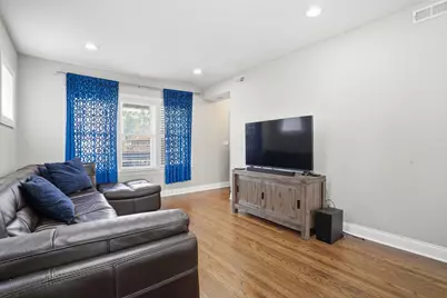 2923 N New England Avenue, Chicago, IL 60634 - Photo 4
