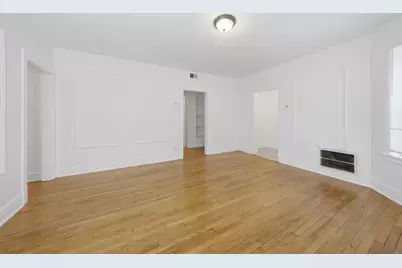 7741 S Yates Boulevard, Chicago, IL 60649 - Photo 10
